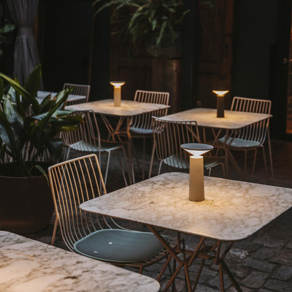 360° Rotating Table Lamp with Adjustable Brightness and Color Temperature - Cordless and Rechargeable Design 7