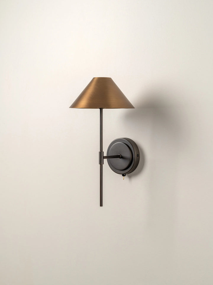 Minimalist Aged Brass and Bronze Wall Light - Contemporary Wall Sconce for Elegant Illumination 0