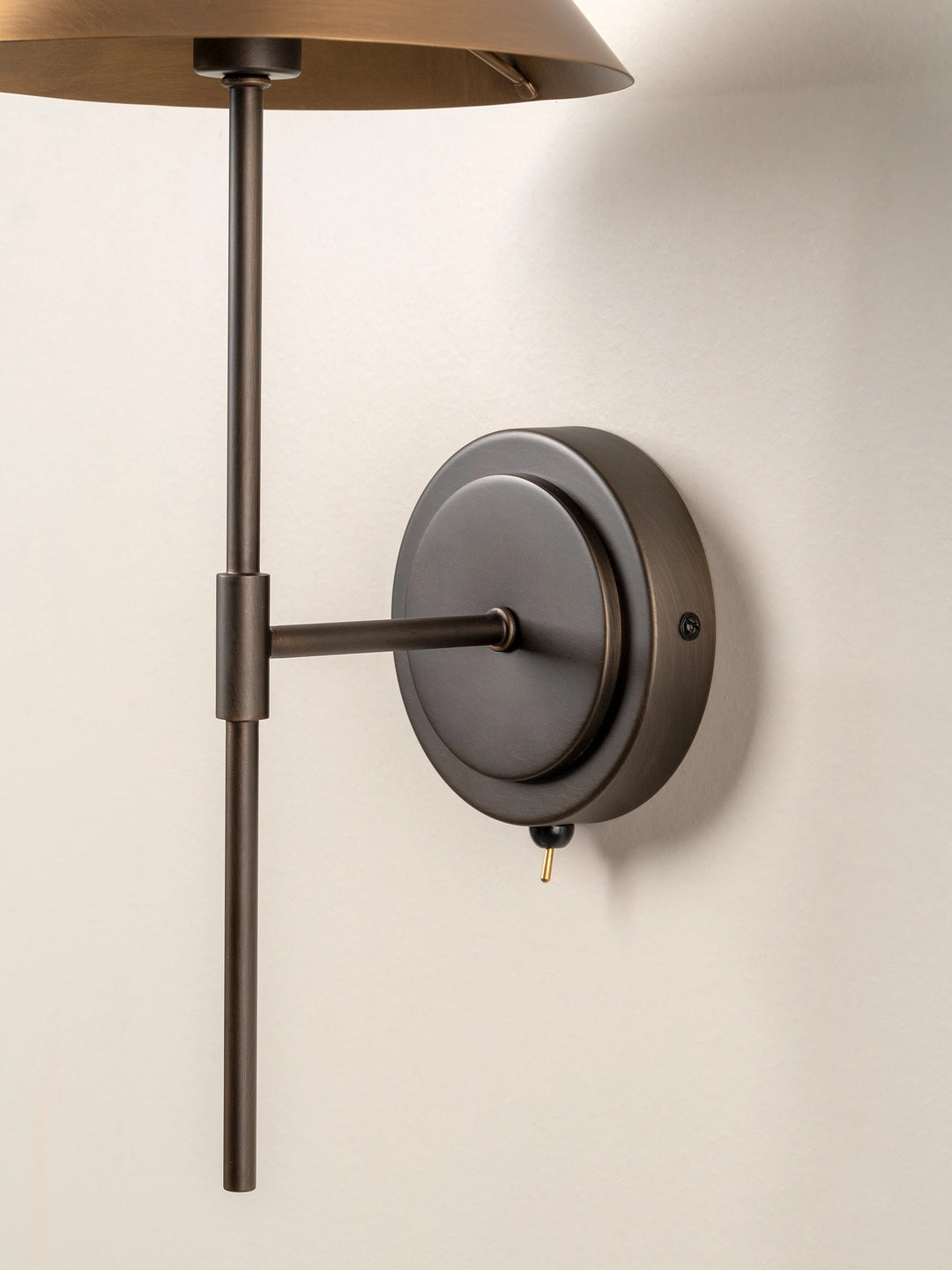 Minimalist Aged Brass and Bronze Wall Light - Contemporary Wall Sconce for Elegant Illumination 2