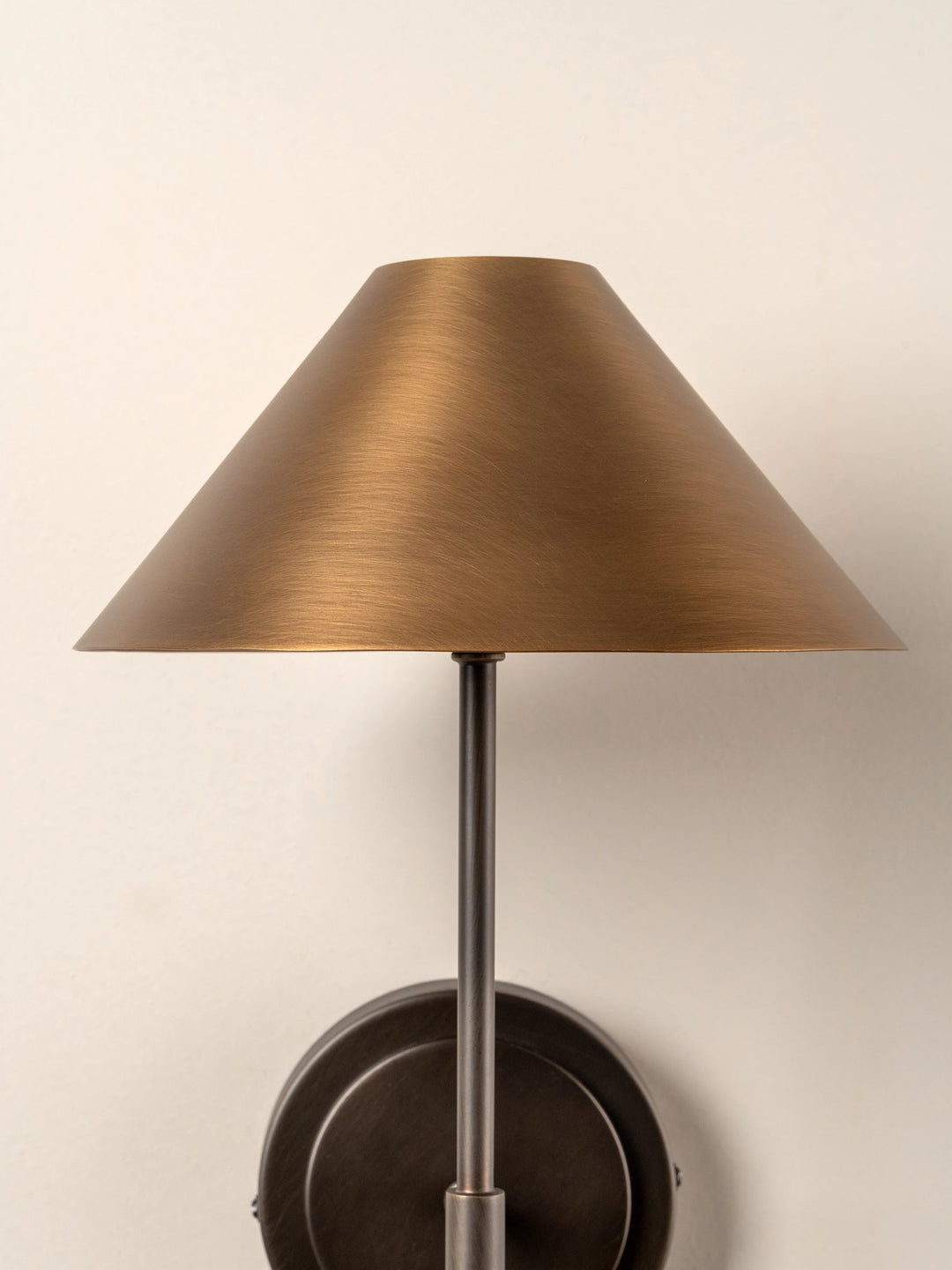 Minimalist Aged Brass and Bronze Wall Light - Contemporary Wall Sconce for Elegant Illumination 3