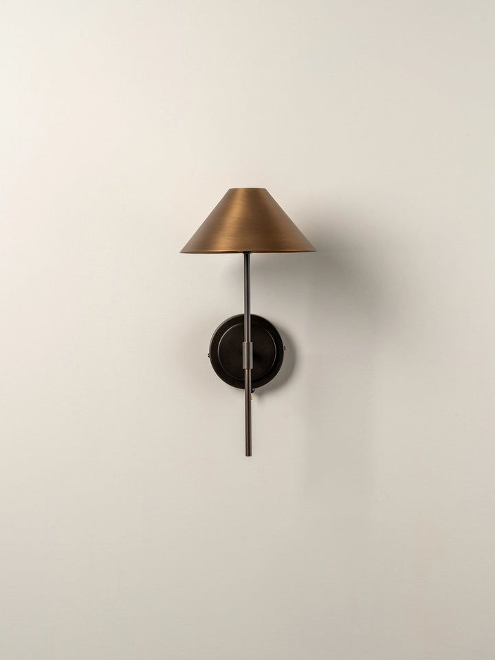 Minimalist Aged Brass and Bronze Wall Light - Contemporary Wall Sconce for Elegant Illumination 5