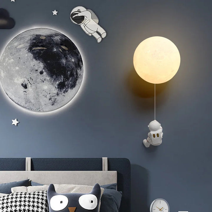 Moon and Astronaut Wall Lamp - LED Wall Light for Kids' Room, Playful Design, Energy-Efficient Night Light 3