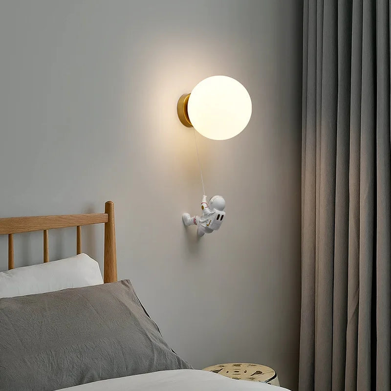 Moon and Astronaut Wall Lamp - LED Wall Light for Kids' Room, Playful Design, Energy-Efficient Night Light 5