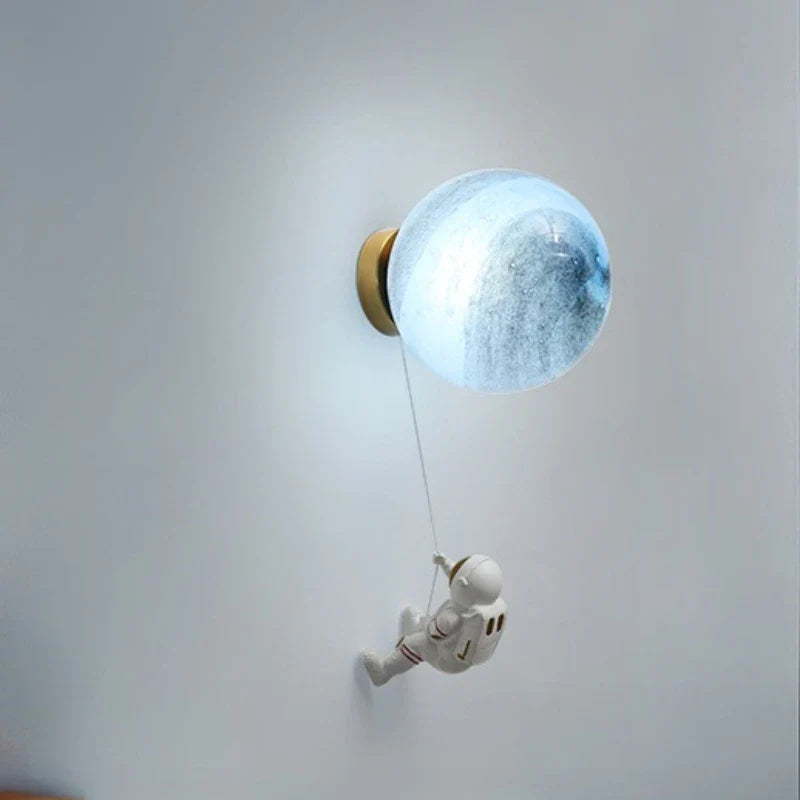 Moon and Astronaut Wall Lamp - LED Wall Light for Kids' Room, Playful Design, Energy-Efficient Night Light 6