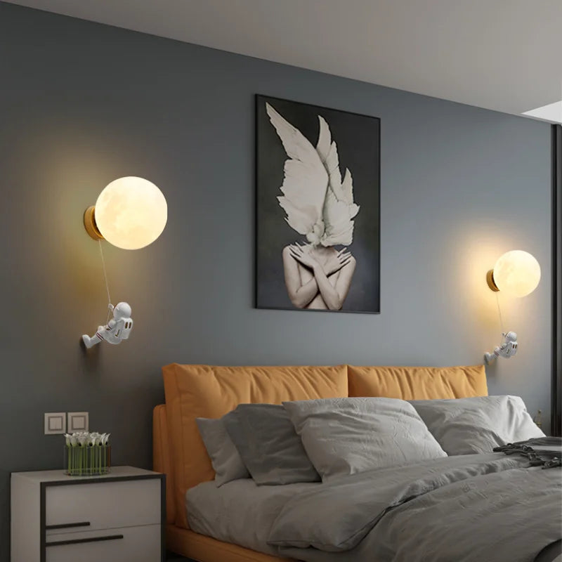 Moon and Astronaut Wall Lamp - LED Wall Light for Kids' Room, Playful Design, Energy-Efficient Night Light 7