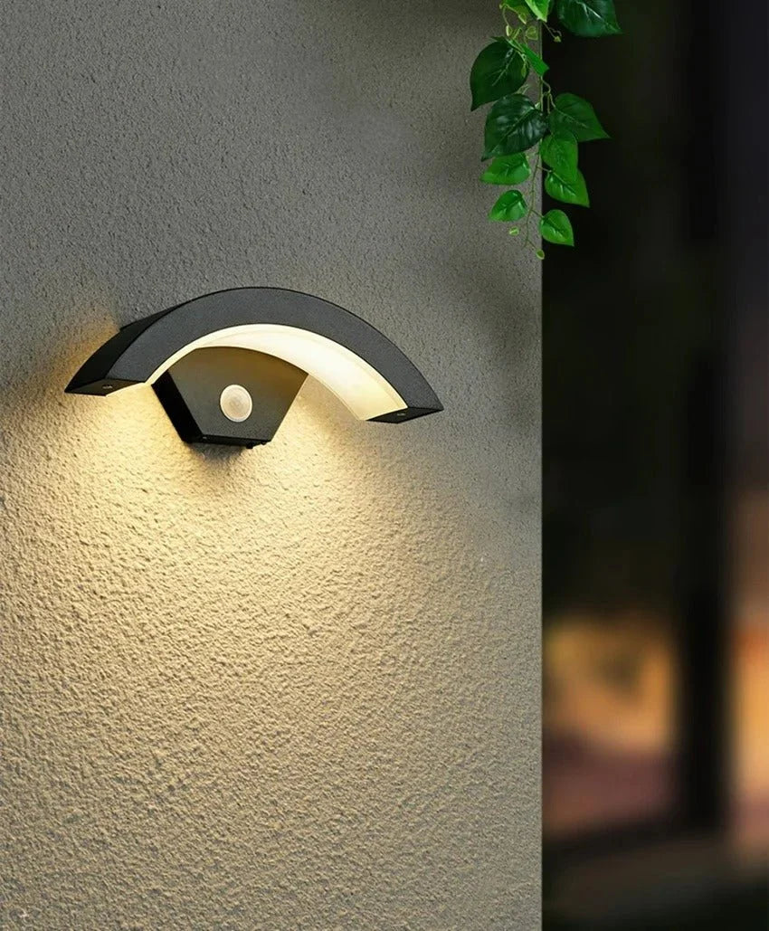 Curved Outdoor Wall Light in Motion Sensor