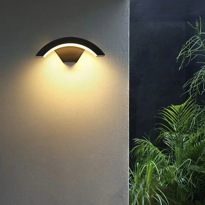 Curved Outdoor Wall Light in No Sensor