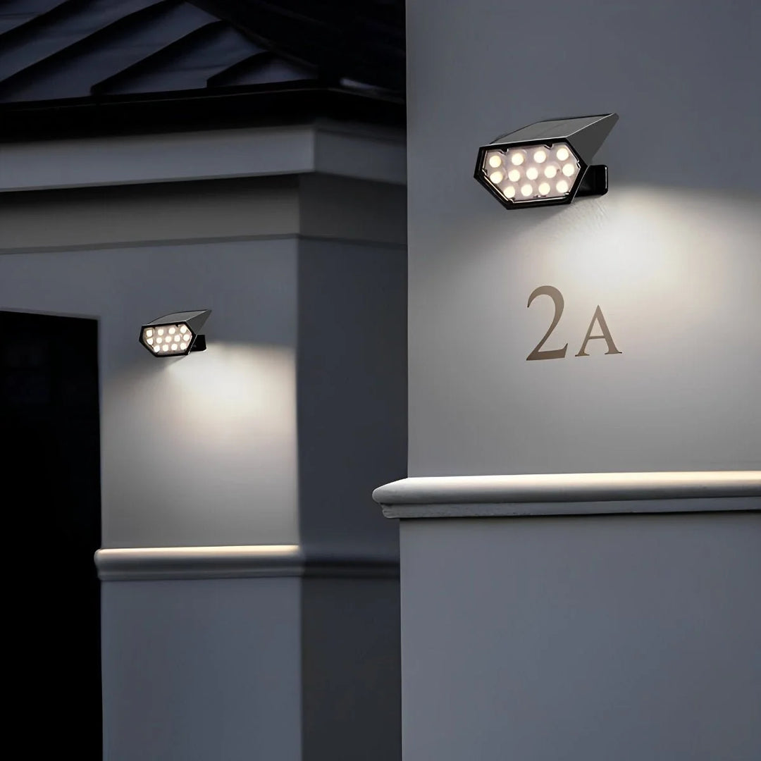 Solar Garden Spotlight in Cold White